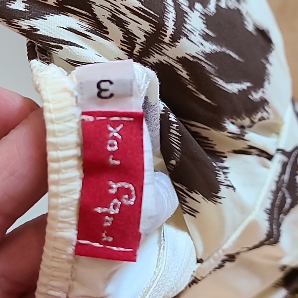 Cute halter dress - Picture 8 of 10